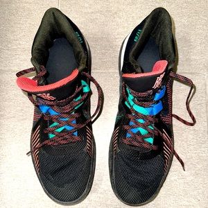 KYRIE FLYTRAP 5 'BLACK size 11.5